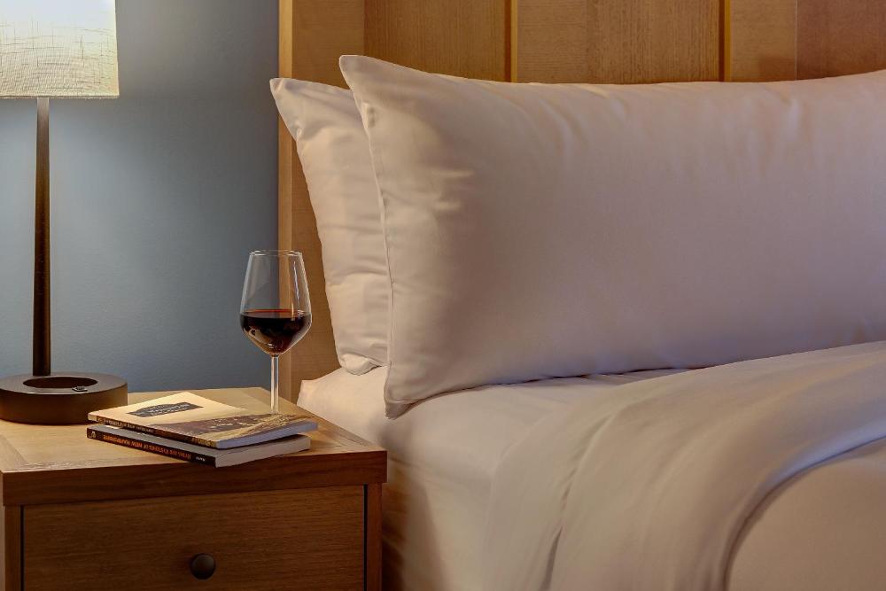 Accessible Mountain View Room interior